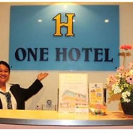 One Hotel Sadong Jaya Kota Kinabalu Exteriör bild